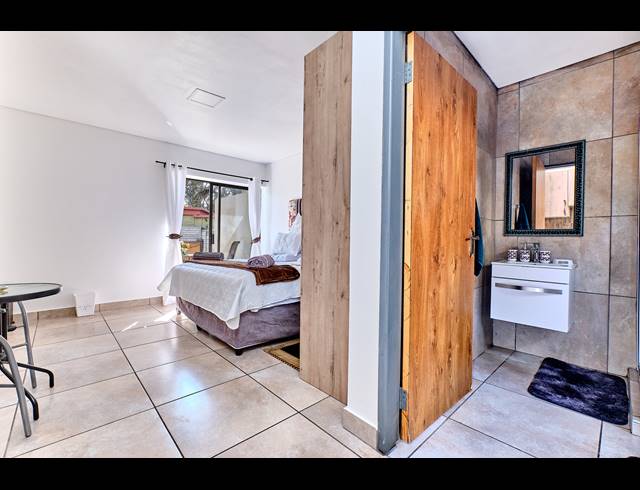 1 BEDROOM STUDIO APARTMENT TO LET IN RIVONIA